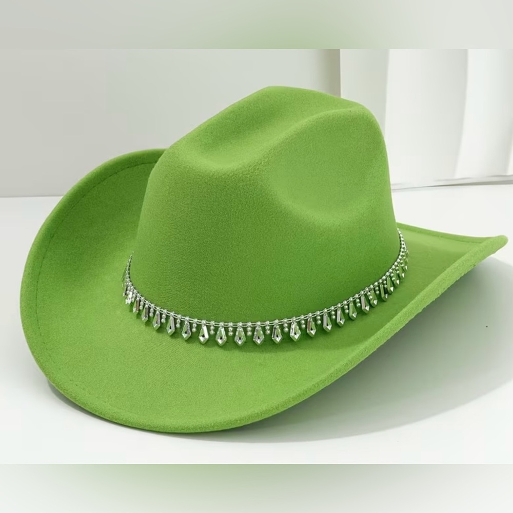 Stylish Green Women's Felt Cowboy Hat with Silver Teardrop Trim